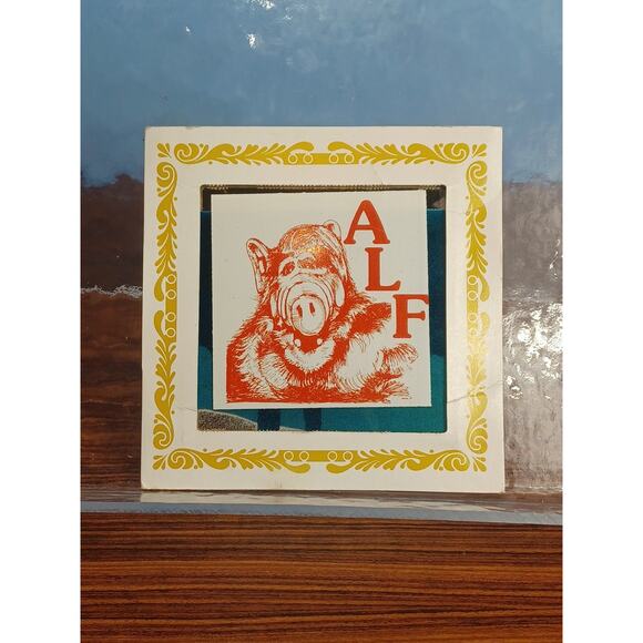 1980's Alf Carnival Mirror Prize ALF Retro Alien Funny 6×6 Unique Red Blue - Picture 1 of 6